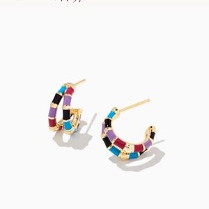 Kendra Scott Essie Gold Huggie Earrings in Orchid Mix